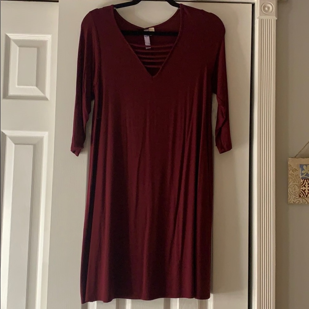 NWT - Francesca’s 3/4 Sleeve Burgundy Dress - M